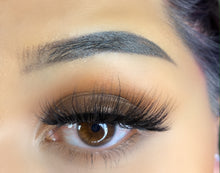 Load image into Gallery viewer, Girly Lashes - Model N34